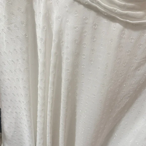 Elegant White Dress - Picture 4 of 8